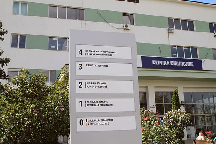 Konflikti i mjekëve vë në rrezik pacientin