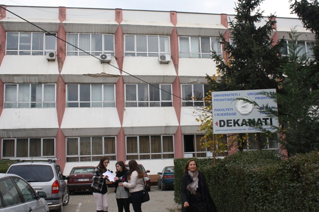 Thashethemet për familjarizëm në Fakultetin e Mjekësisë