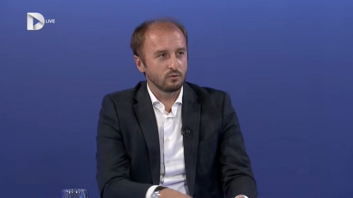 E drejta e fëmijës mbi të drejtën e BABËS